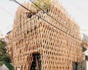 The intricate, eye-catching exterior of SunnyHills in the upscale Tokyo neighborhood of Minami-Aoyama houses a pineapple cake shop. The lattice is made from pieces of untreated cypress.