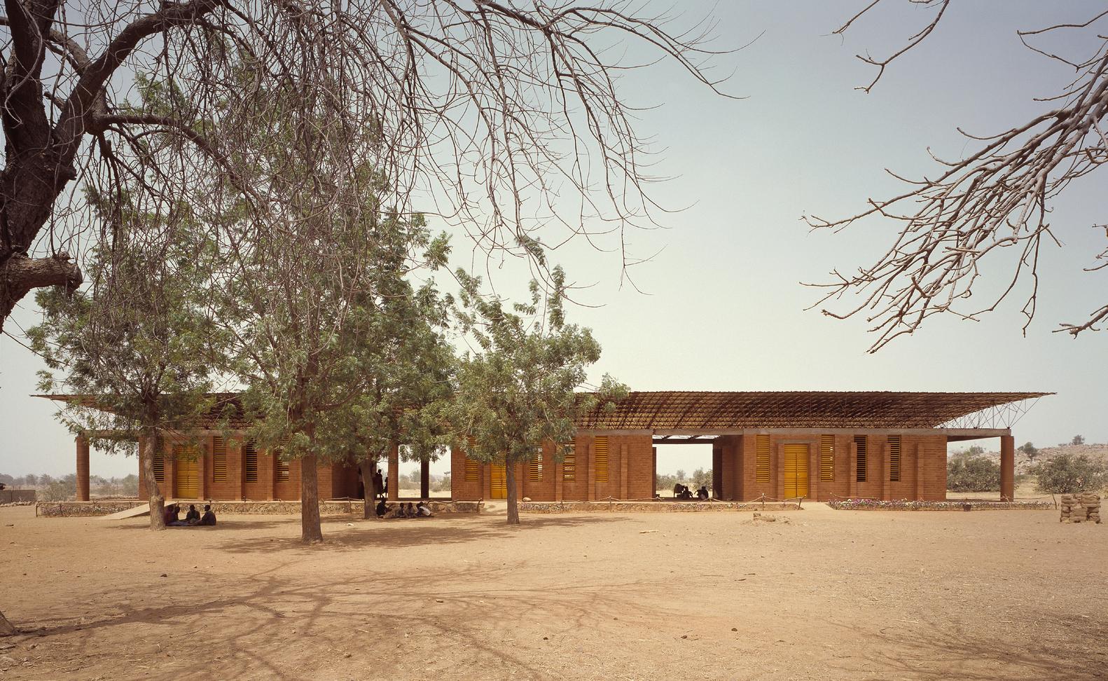 These old clay-building techniques were refined and modernized in order to create a more structurally sound brick structure. Clay bricks have the extra benefit of being inexpensive, simple to manufacture, and providing thermal insulation in hot climates.